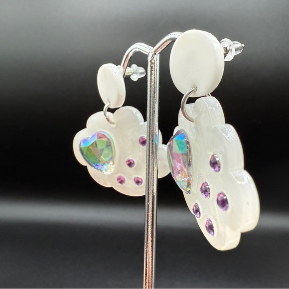 White Cloud Acrylic Earrings with Iridescent Purple Heart Accent - Picture 5 of 10